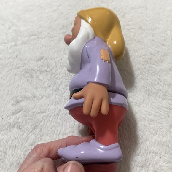 Sneezy of the seven dwarfs Disney - Picture 8 of 9